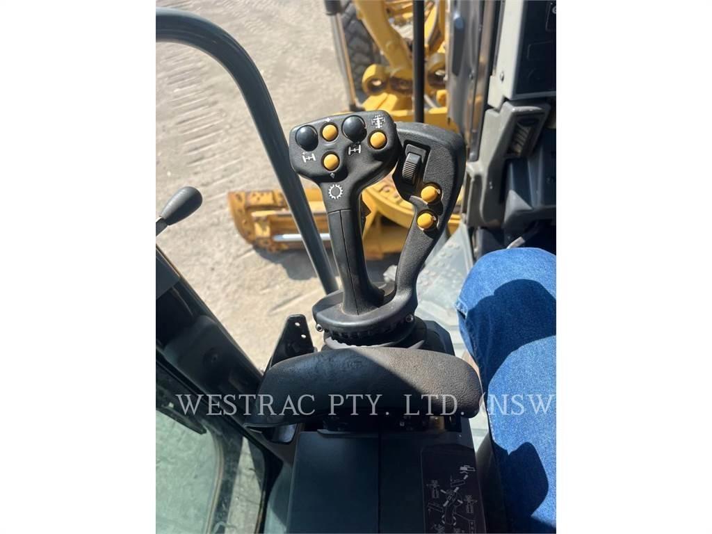 CAT 12M Niveleuse