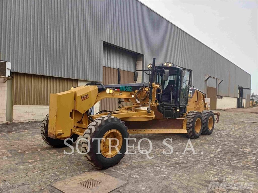CAT 12M Niveleuse