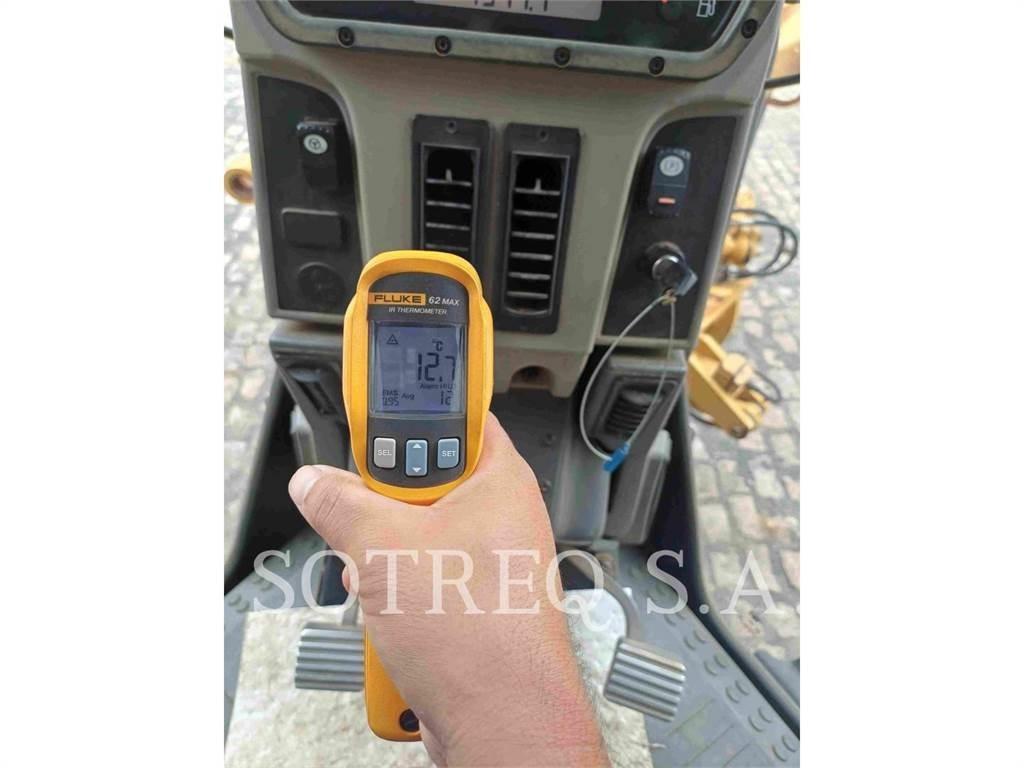 CAT 12M Niveleuse