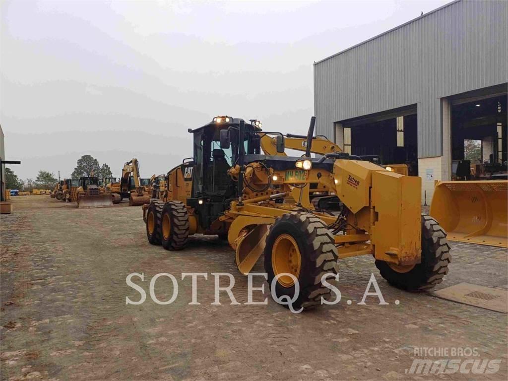CAT 12M Niveleuse