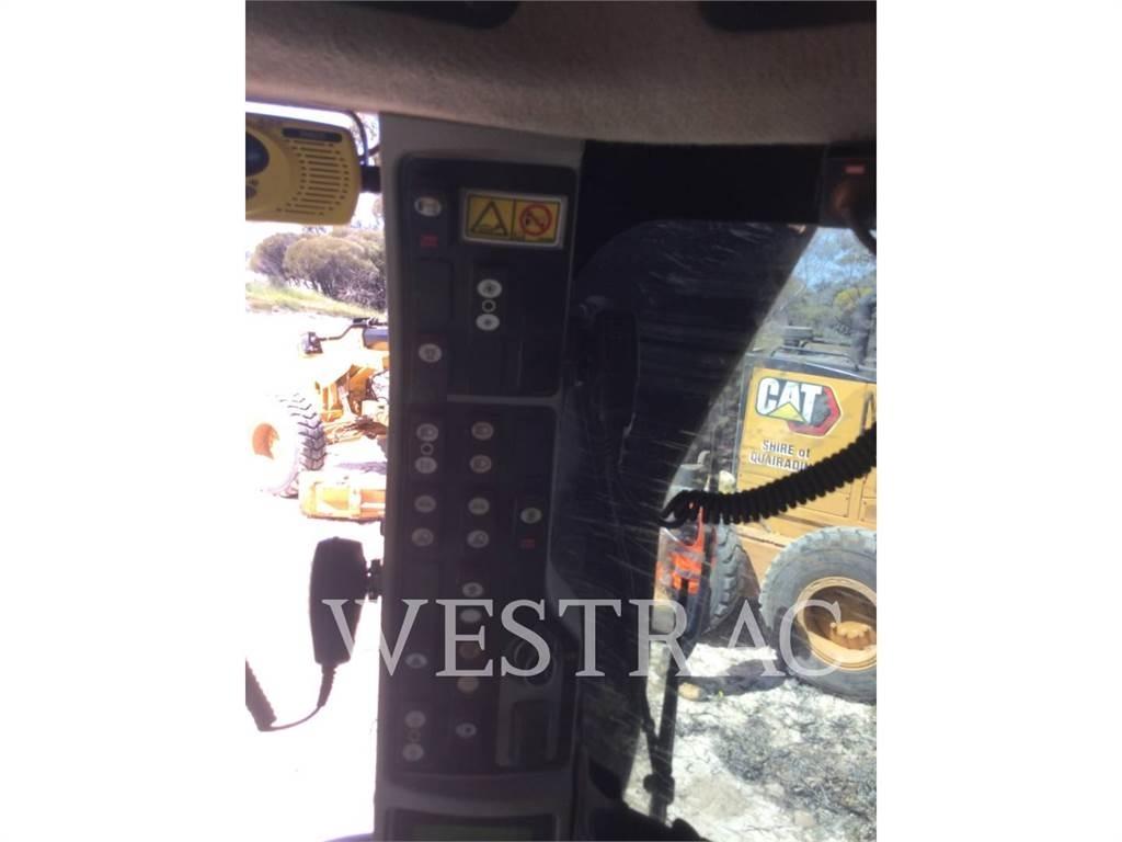 CAT 12M Niveleuse