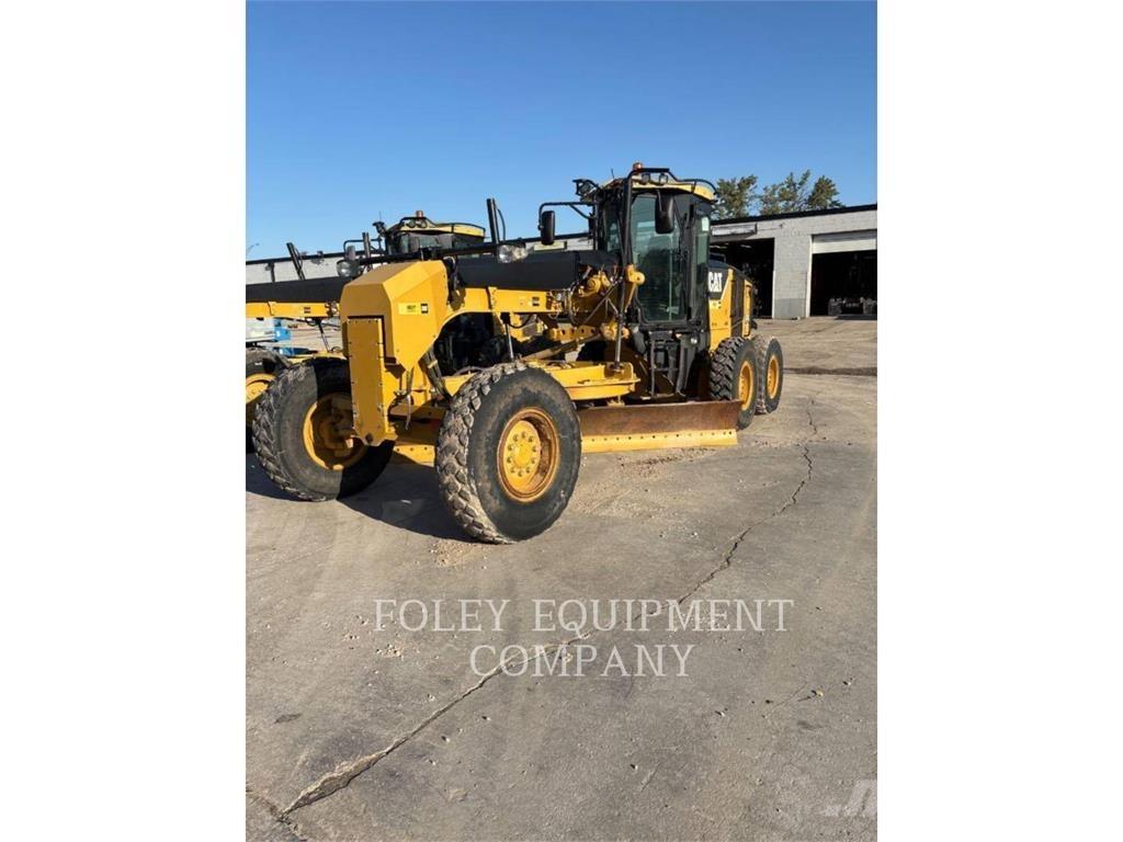 CAT 12M Niveleuse