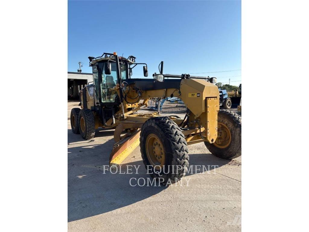 CAT 12M Niveleuse