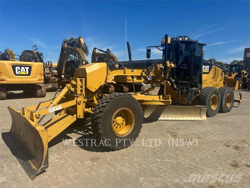 CAT 12M Niveleuse