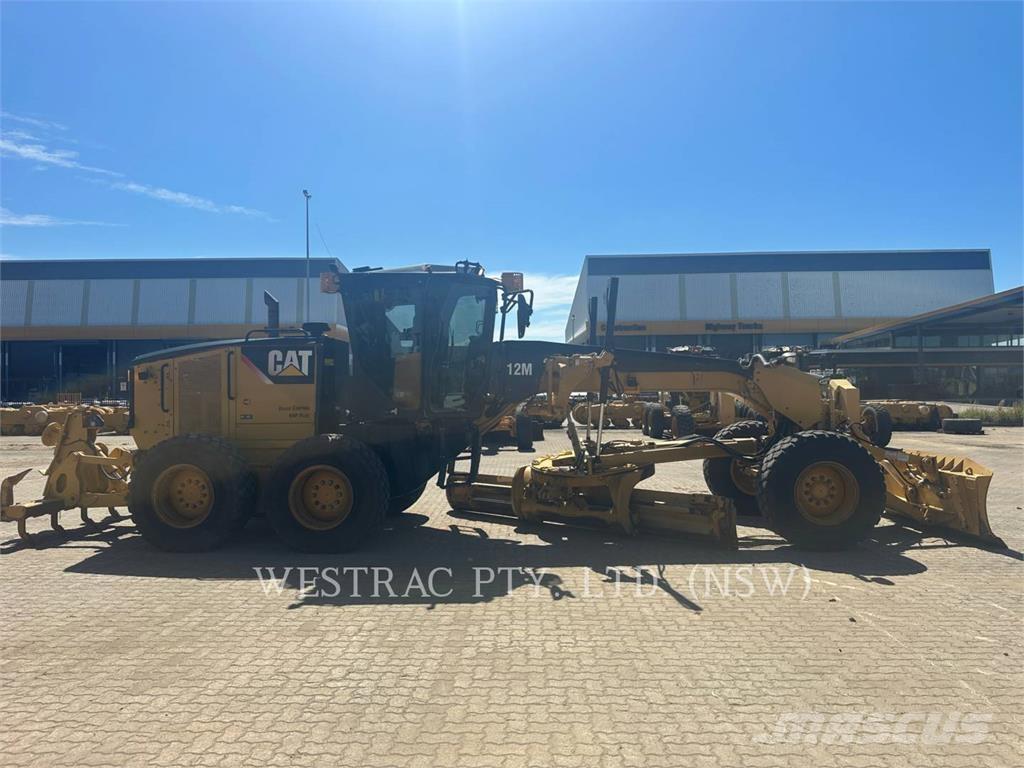 CAT 12M Niveleuse