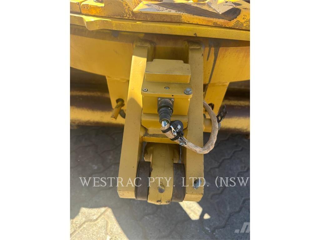 CAT 12M Niveleuse