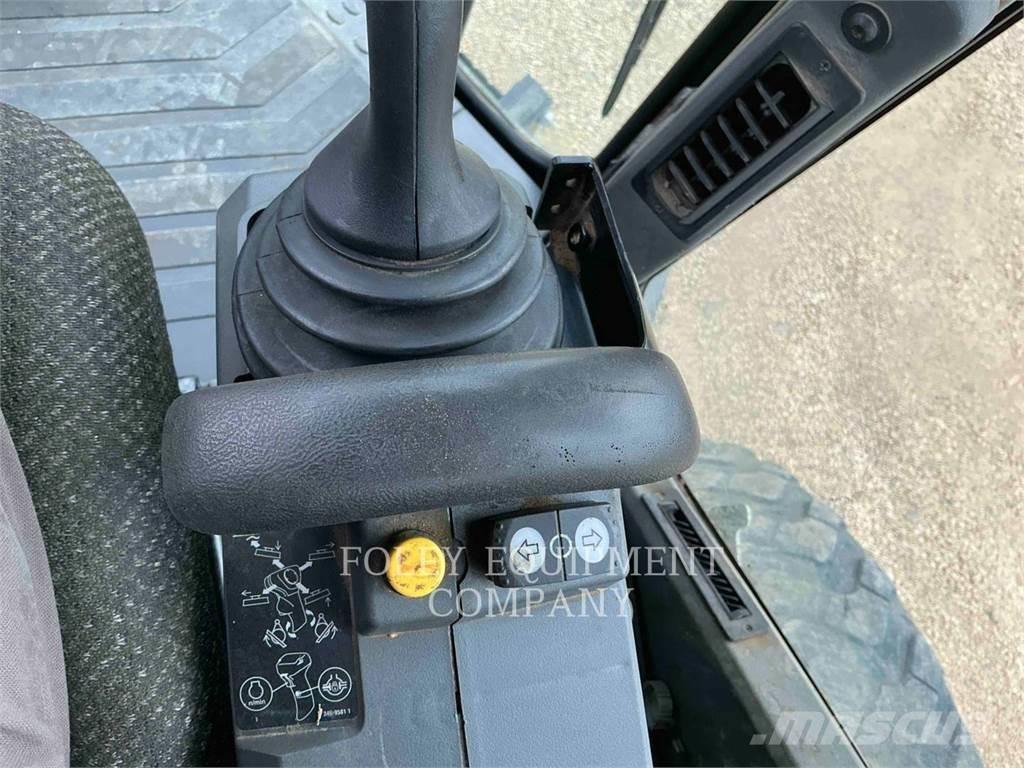 CAT 12M2 Niveleuse