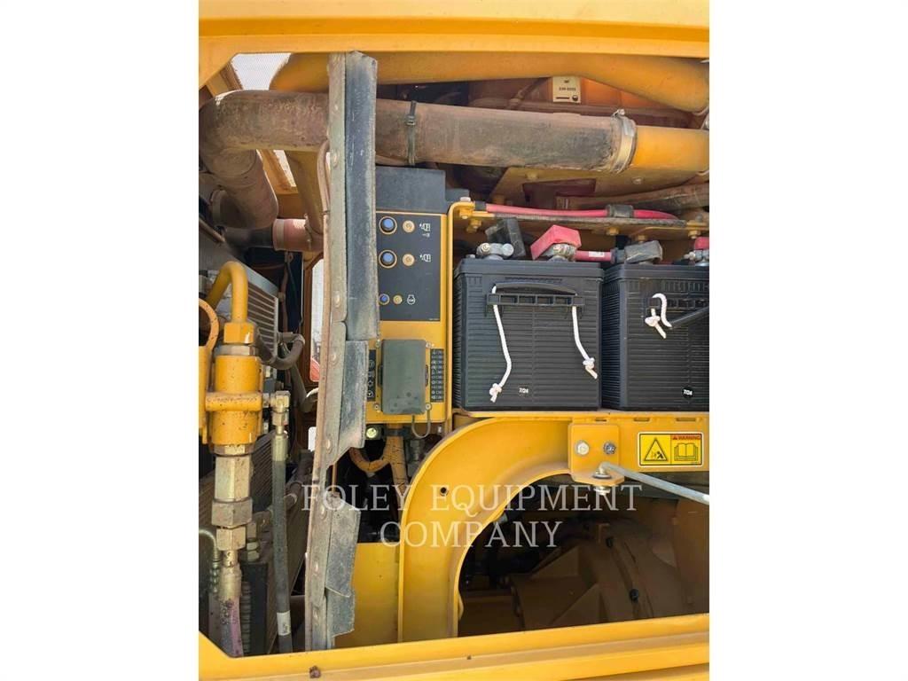 CAT 12M2 Niveleuse