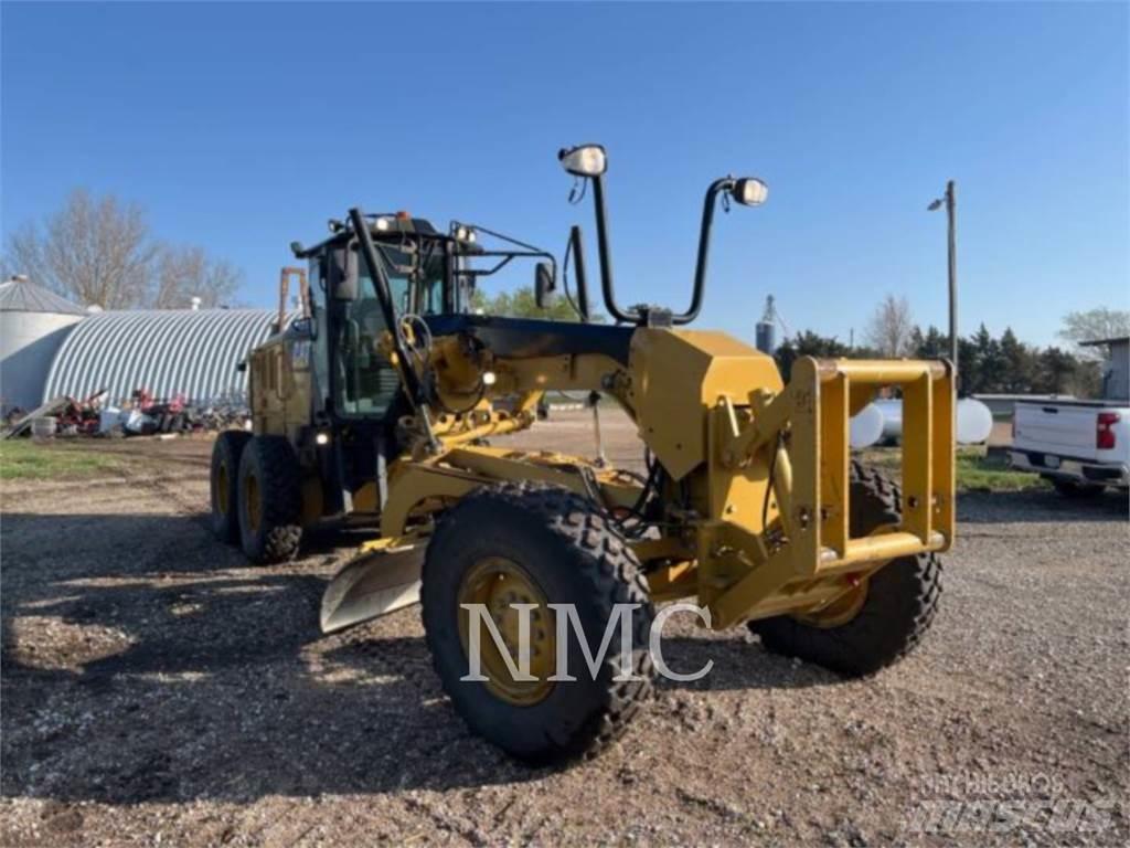 CAT 12M2 Niveleuse