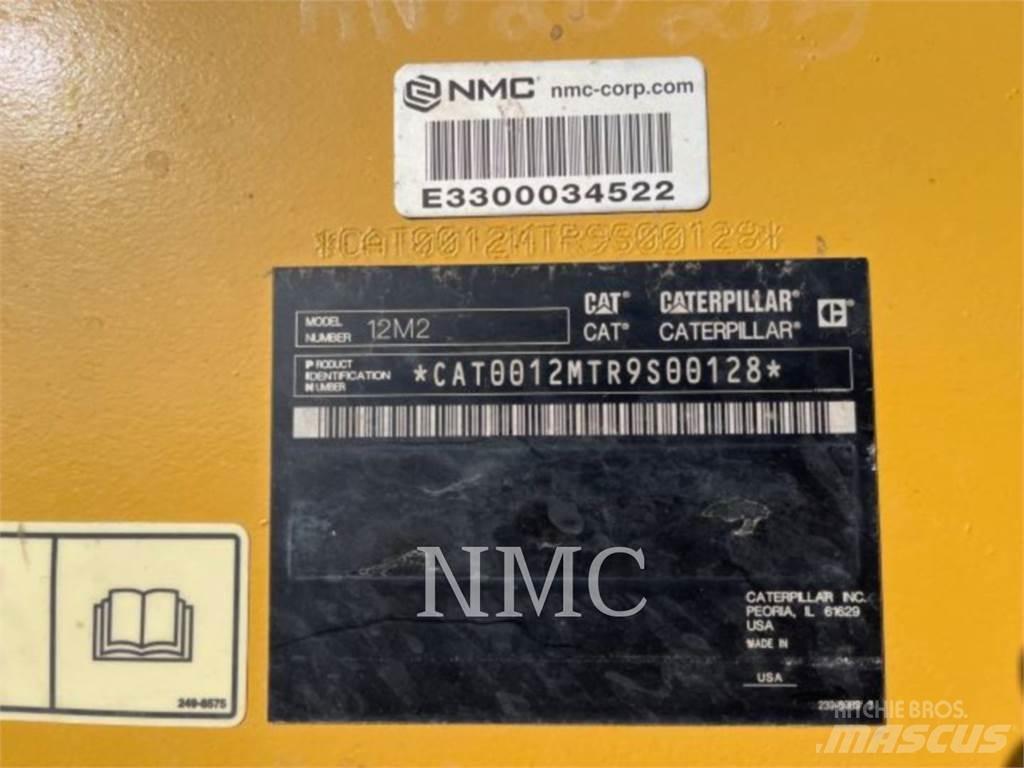 CAT 12M2 Niveleuse