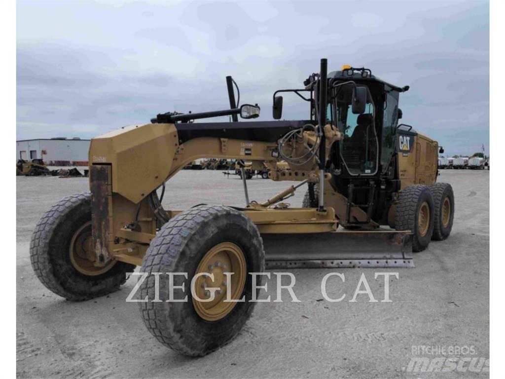CAT 12M2 Niveleuse