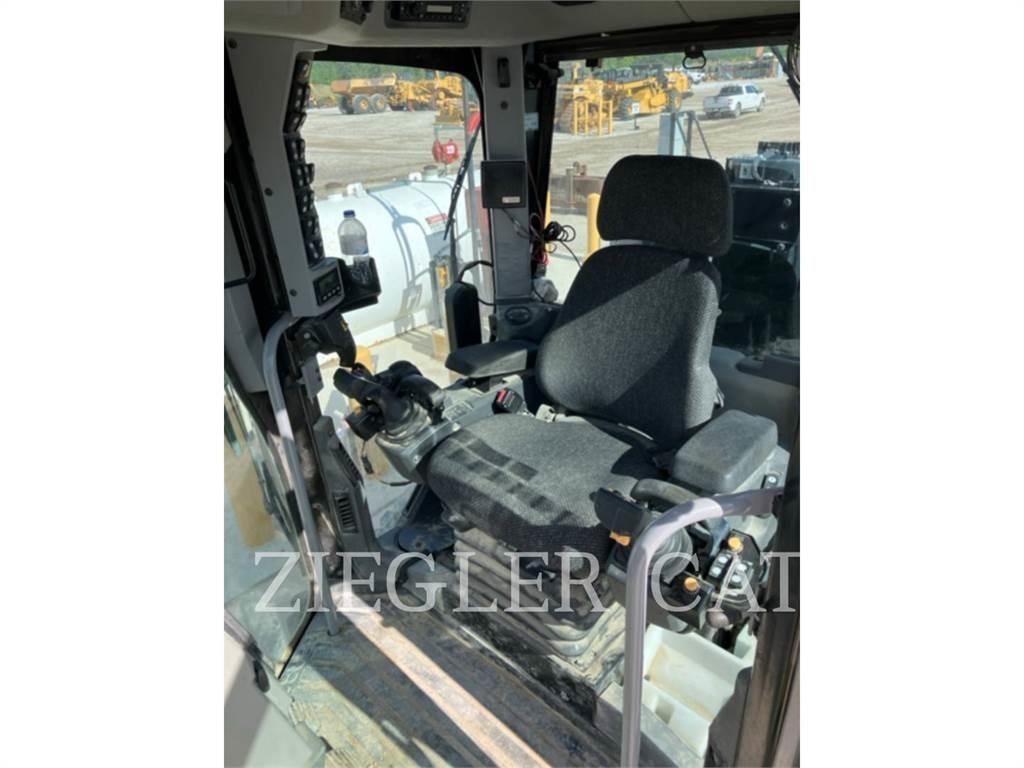 CAT 12M2 Niveleuse