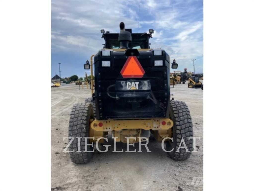 CAT 12M2 Niveleuse