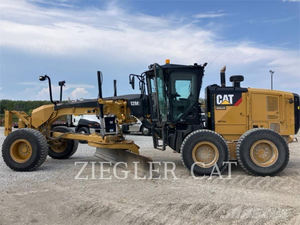 CAT 12M2 Niveleuse