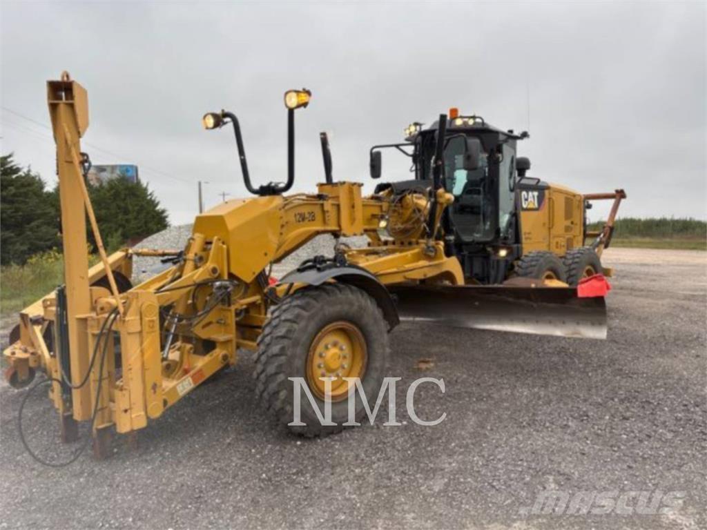 CAT 12M2 Niveleuse
