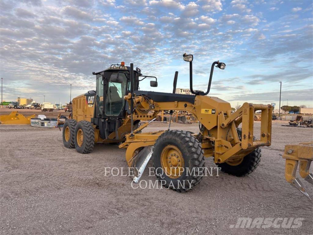 CAT 12M2 Niveleuse