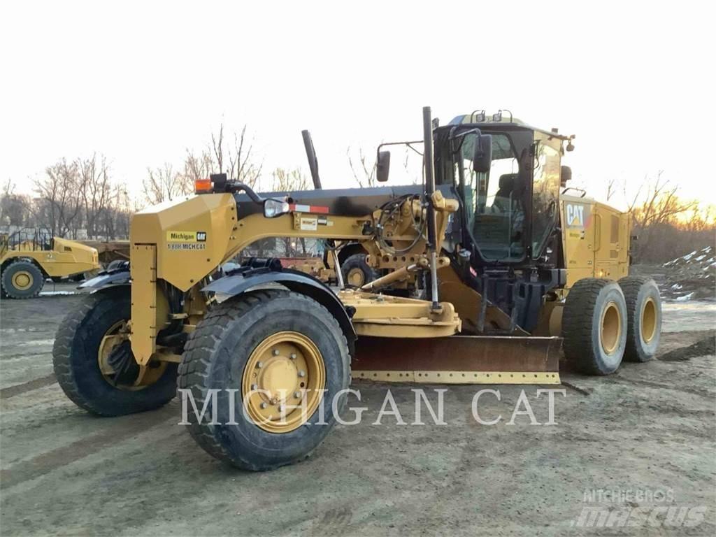 CAT 12M2 AWD Niveleuse