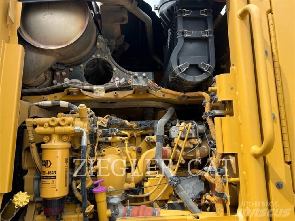 CAT 12M2AWD Niveleuse