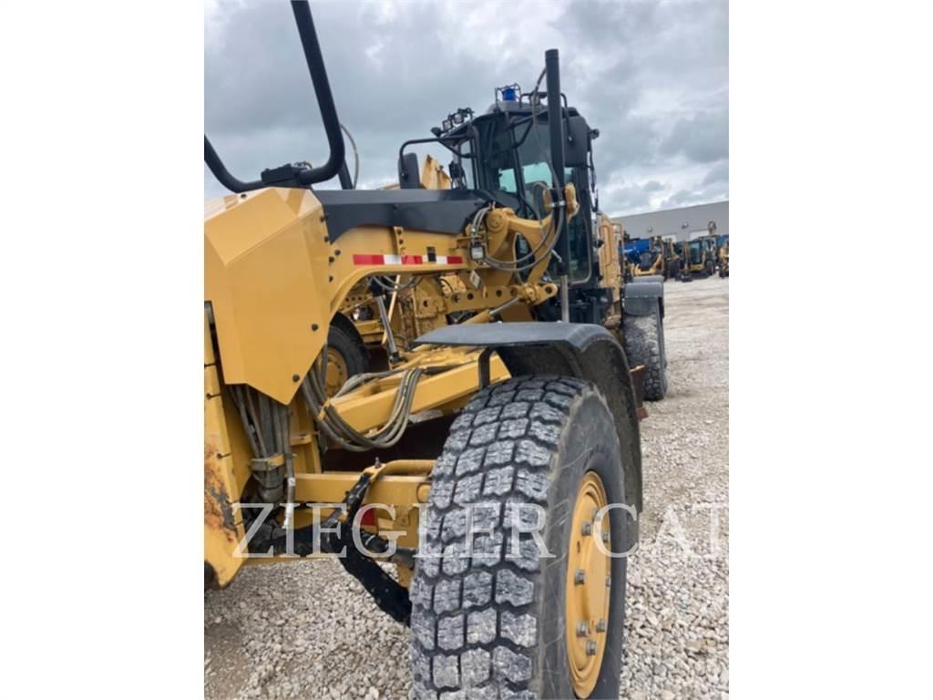 CAT 12M2AWD Niveleuse