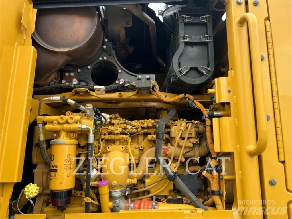 CAT 12M2AWD Niveleuse