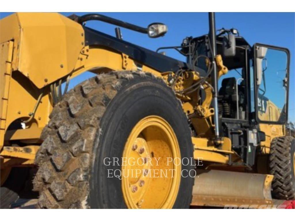 CAT 12M3 Niveleuse