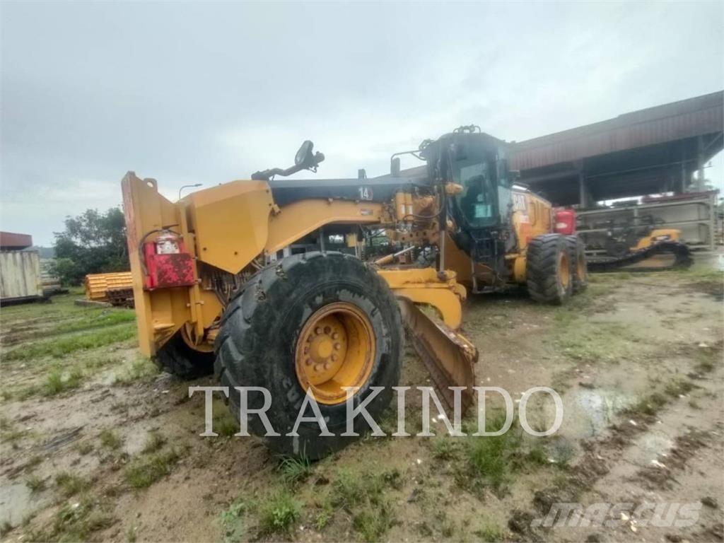 CAT 14-15 Niveleuse