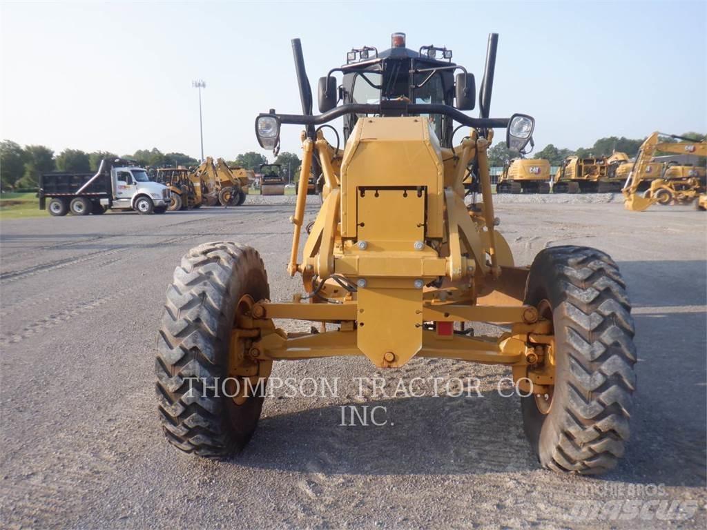 CAT 140 Niveleuse