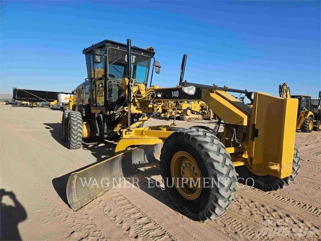 CAT 140 Niveleuse