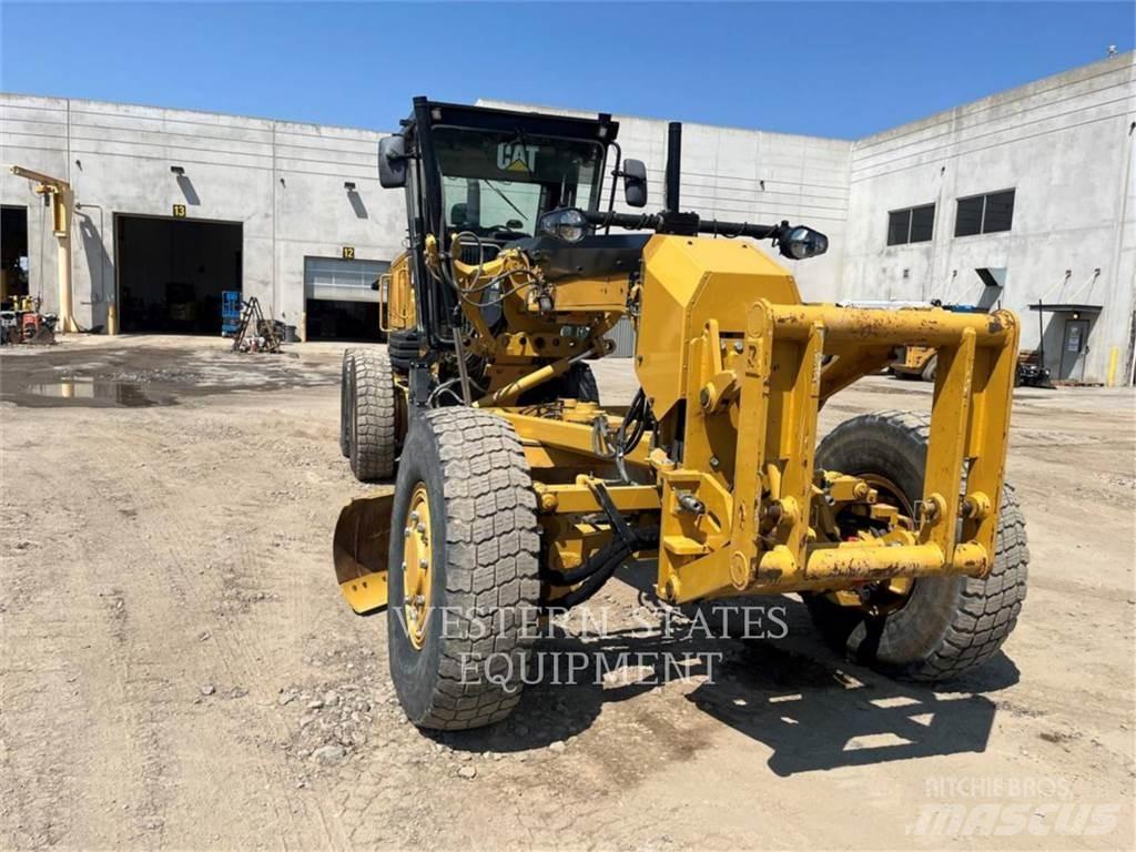 CAT 140 Niveleuse