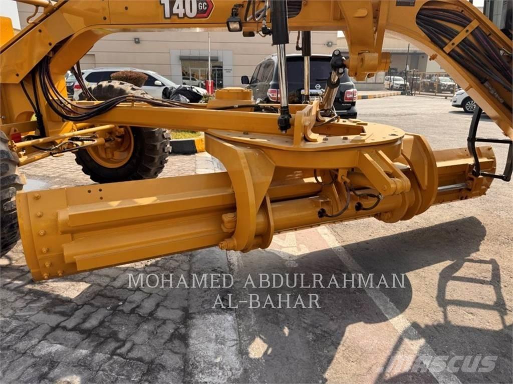 CAT 140 Niveleuse