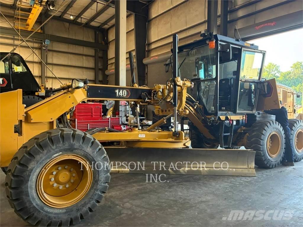 CAT 140 Niveleuse