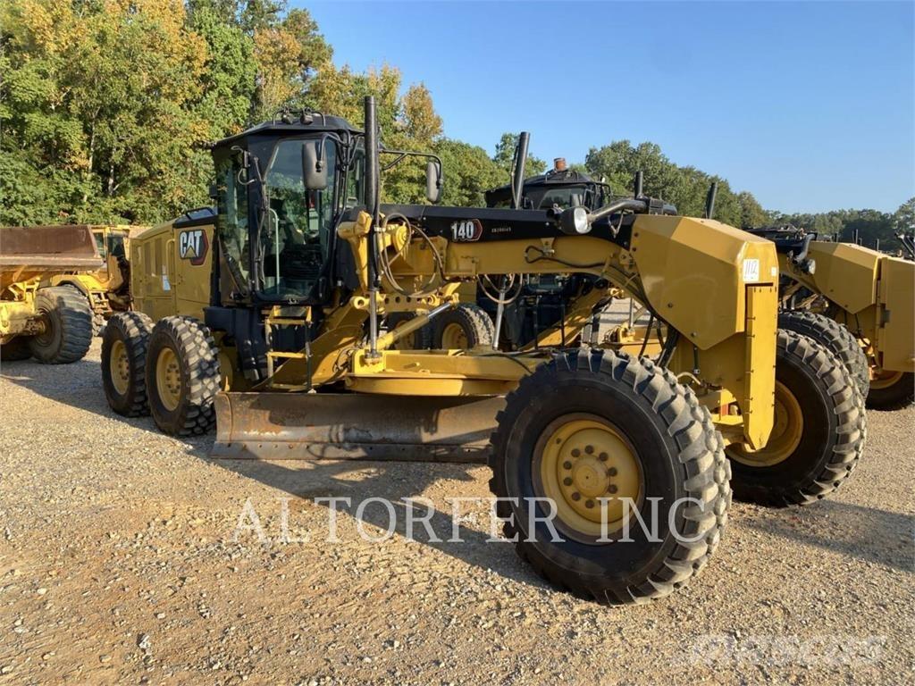 CAT 140 Niveleuse