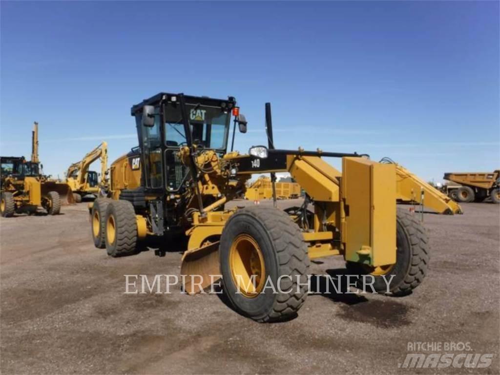 CAT 140-13 Niveleuse