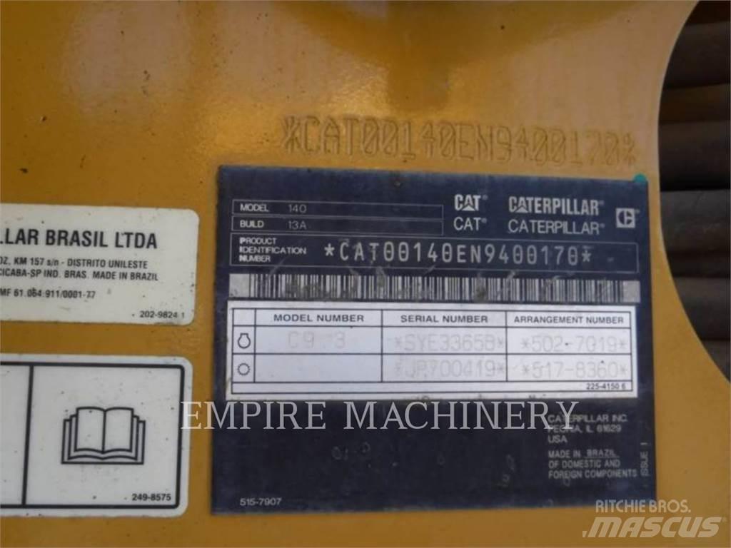 CAT 140-13 Niveleuse