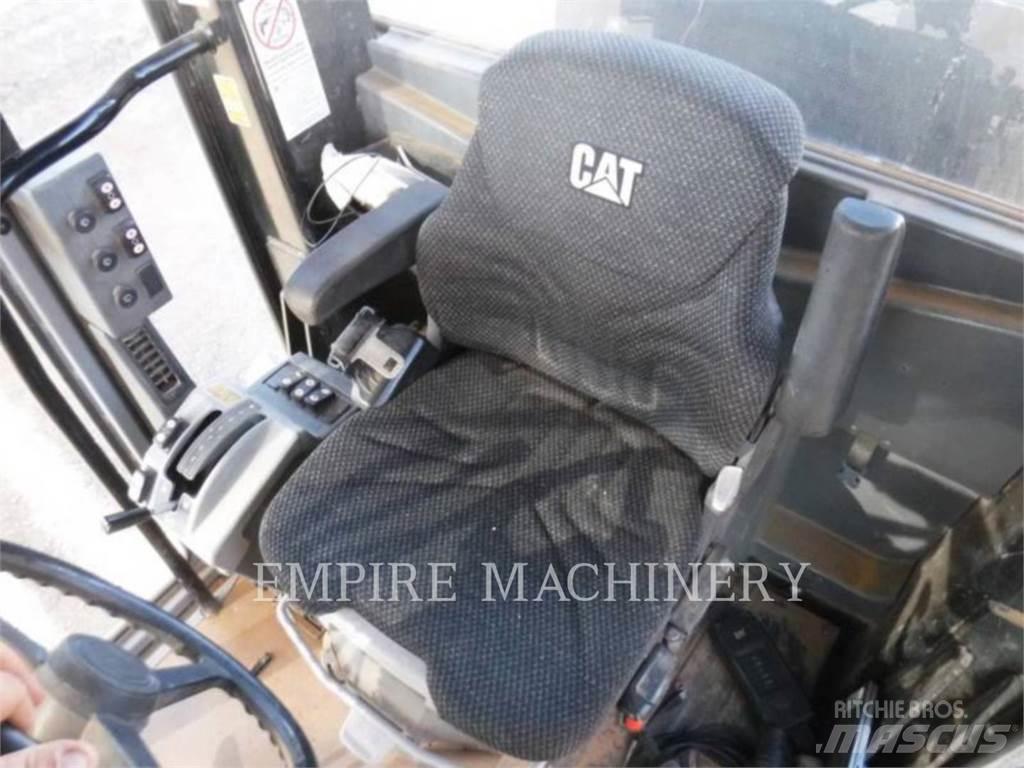 CAT 140-13 Niveleuse
