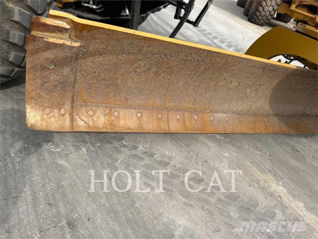 CAT 140 AWD Niveleuse