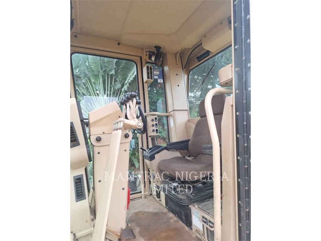 CAT 140HNA Niveleuse