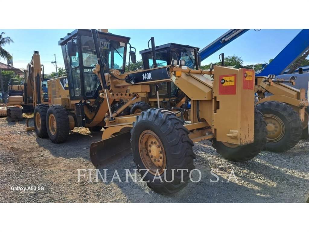 CAT 140K Niveleuse