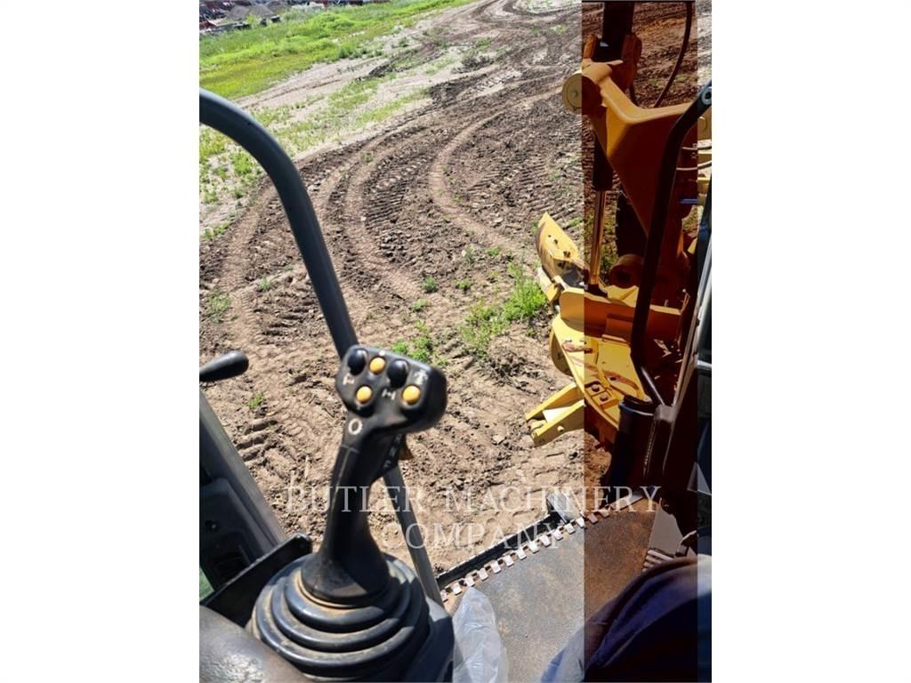 CAT 140M Niveleuse