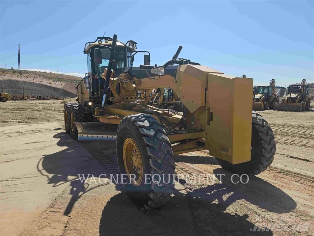 CAT 140M Niveleuse