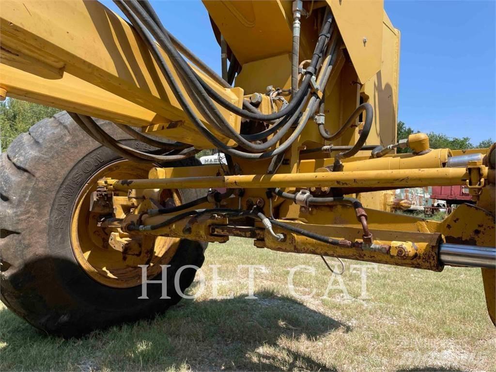 CAT 140M Niveleuse