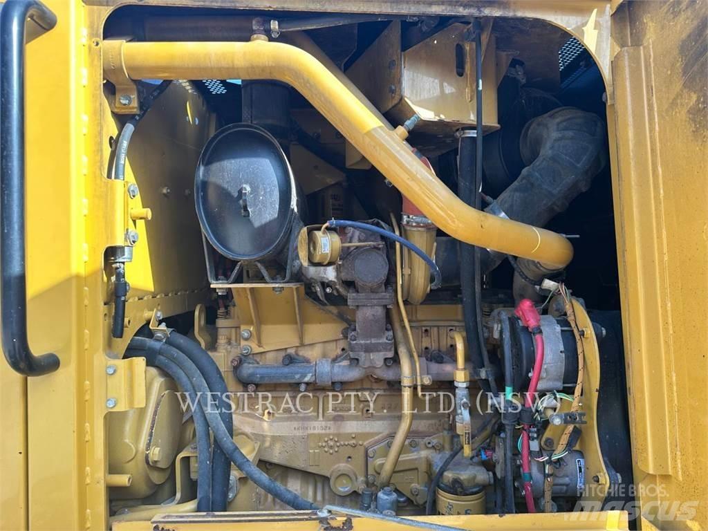 CAT 140M Niveleuse