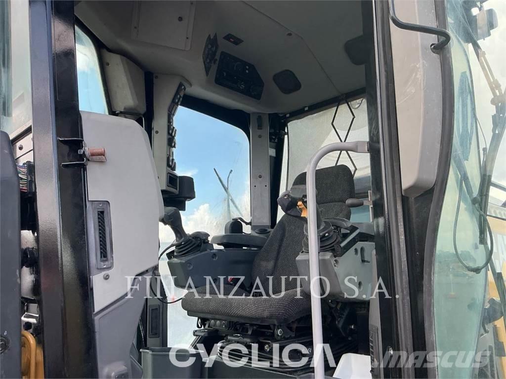 CAT 140M Niveleuse
