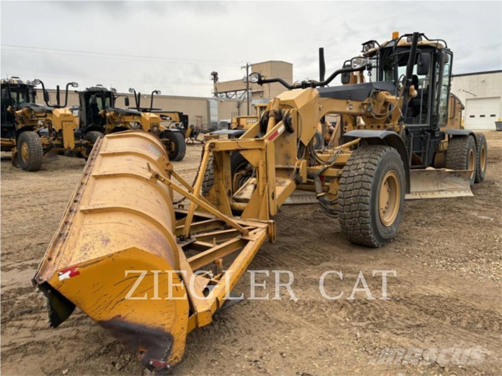 CAT 140M Niveleuse