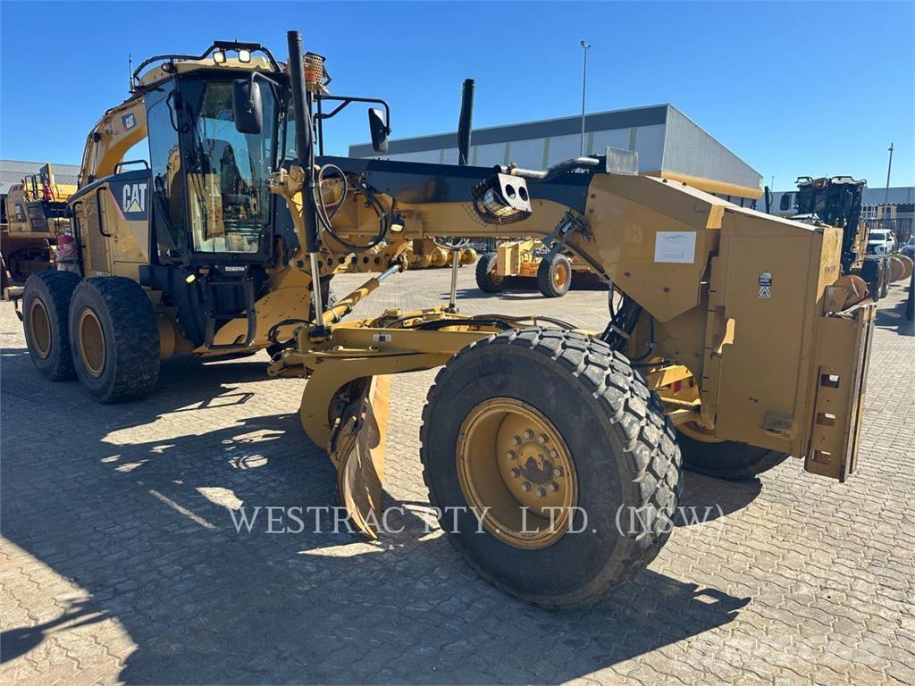 CAT 140M Niveleuse