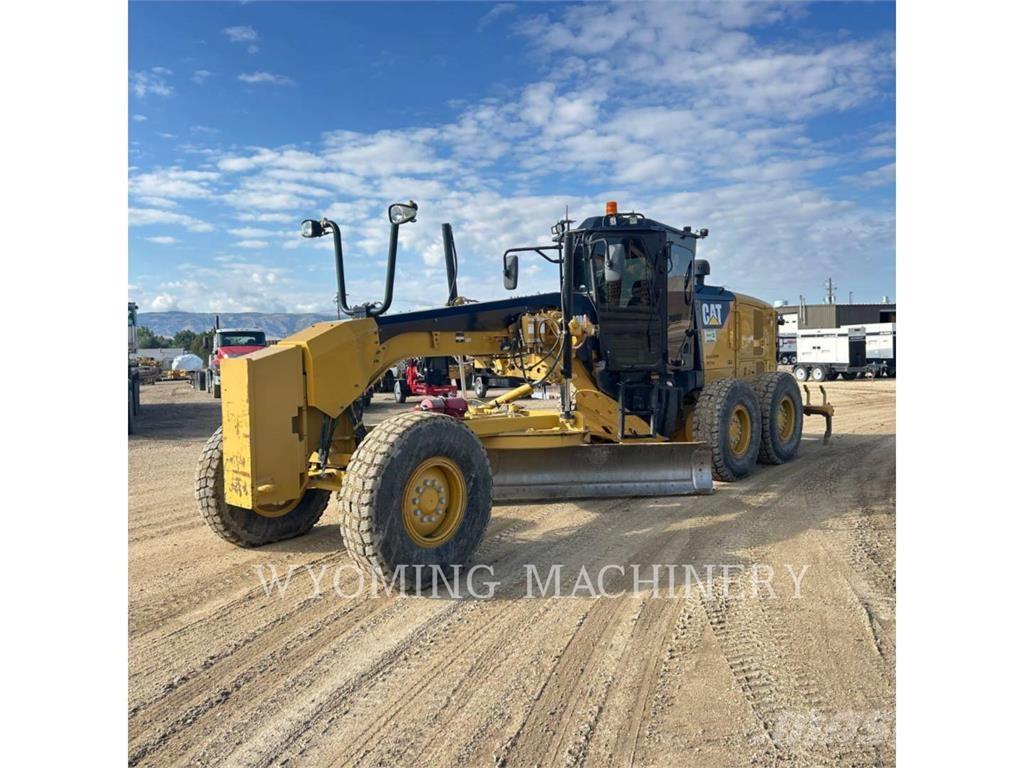CAT 140M 2 Niveleuse