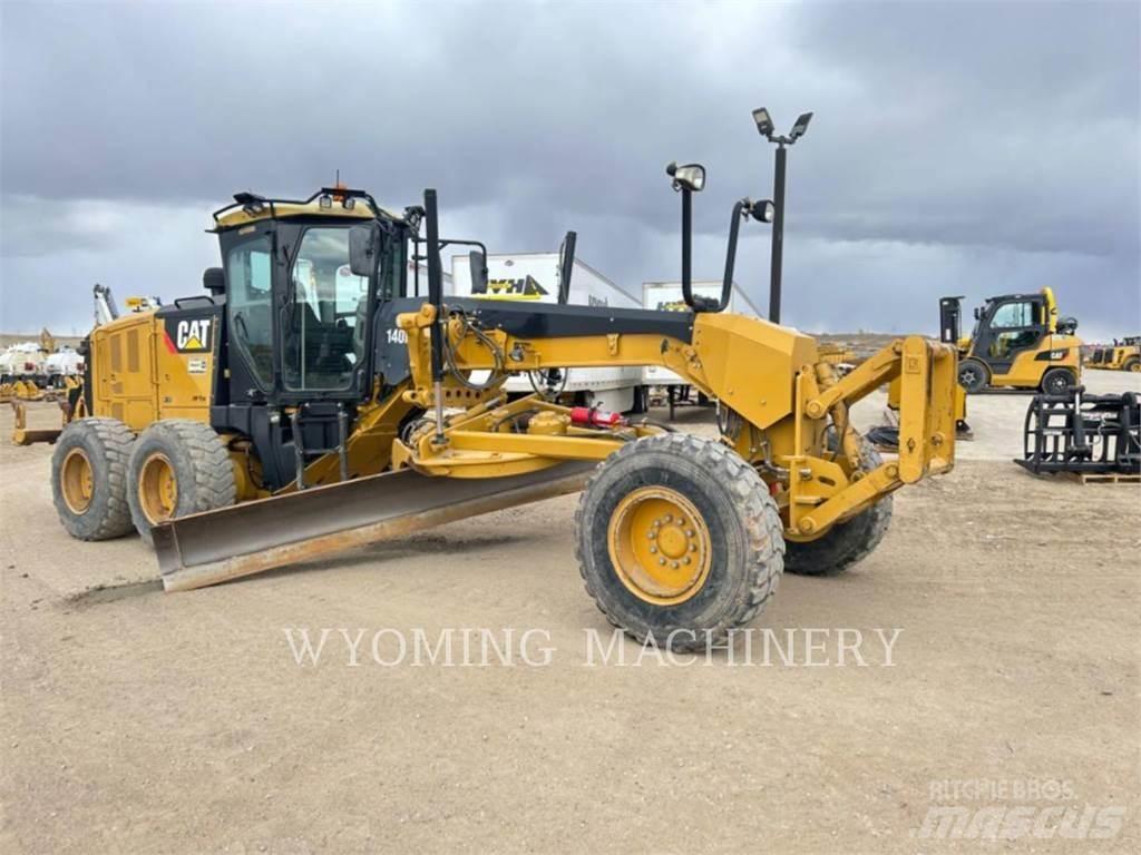 CAT 140M 2 Niveleuse