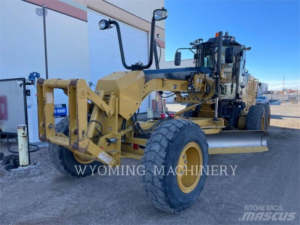CAT 140M 2 Niveleuse