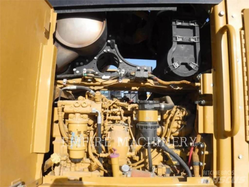 CAT 140M2 Niveleuse