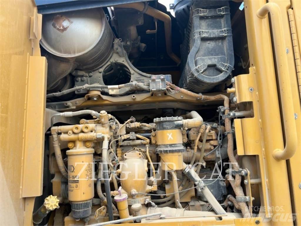 CAT 140M2AWD Niveleuse